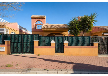 Rynek wtórny · Chalet · Torrevieja · AGUAS NUEVAS