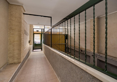 Rynek wtórny · Garage · Torrevieja · Playa del cura