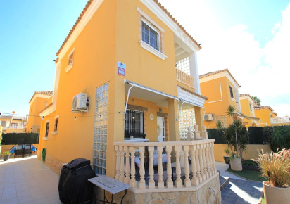 Rynek wtórny · Villa · Guardamar - El Raso