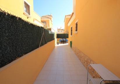 Rynek wtórny · Villa · Guardamar - El Raso