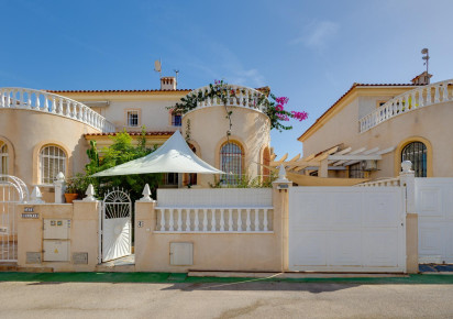 Rynek wtórny · Villa · Torrevieja · Aguas Nuevas