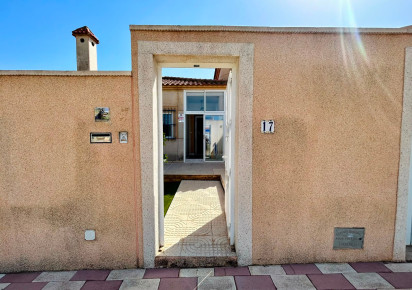 Rynek wtórny · - VILLA · Torrevieja · Urbanización San Luis