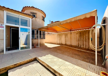 Rynek wtórny · - VILLA · Torrevieja · Urbanización San Luis