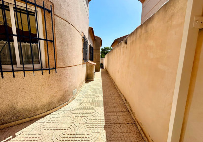 Rynek wtórny · - VILLA · Torrevieja · Urbanización San Luis