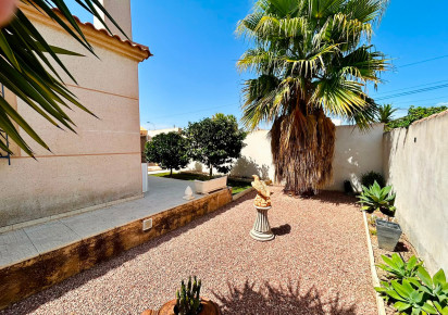 Rynek wtórny · - VILLA · Torrevieja · Urbanización San Luis