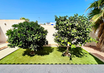 Rynek wtórny · - VILLA · Torrevieja · Urbanización San Luis