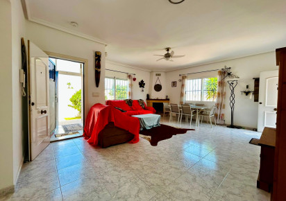Rynek wtórny · - VILLA · Torrevieja · Urbanización San Luis