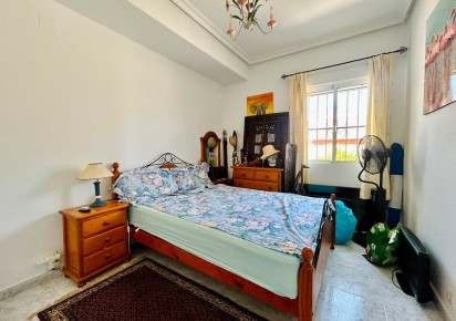 Rynek wtórny · - VILLA · Torrevieja · Urbanización San Luis
