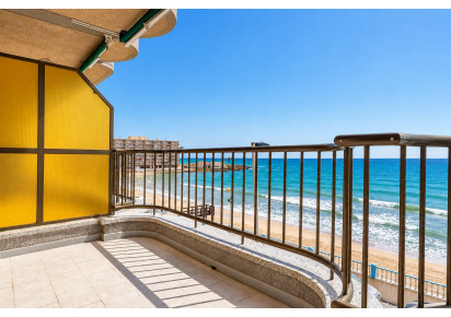 Sale · APARTAMENTO · Torrevieja · Playa de los Locos