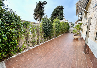 Sale · Chalet · Torrevieja · La mata