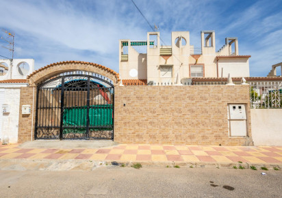 Sale · Chalet · Torrevieja · torreta III