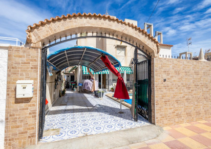 Sale · Chalet · Torrevieja · torreta III