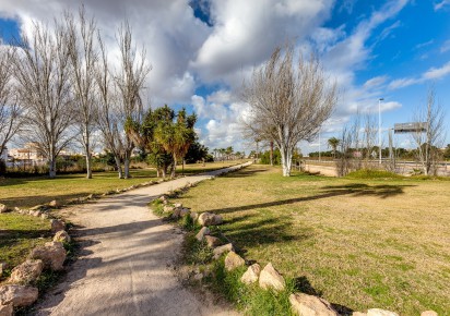 Sale · Chalets Pareados · Torrevieja · El Limonar