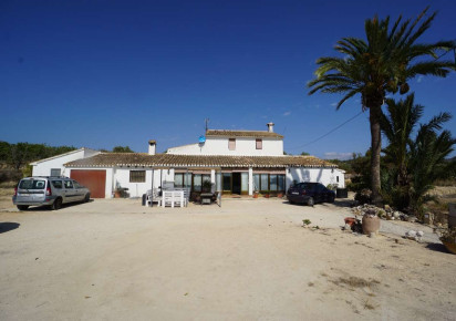 Sale · Country house · Benissa