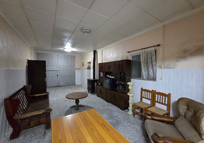 Sale · Country house · Catral