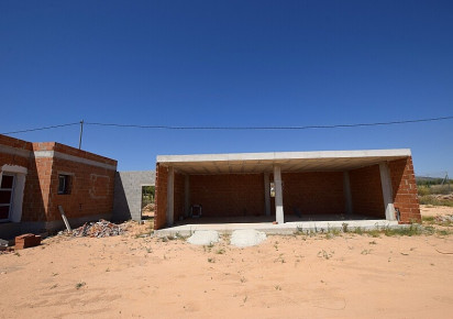 Sale · Country house · Pinoso