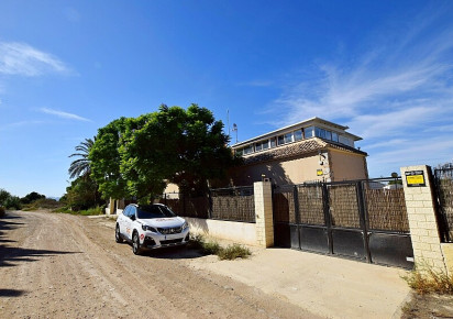 Sale · Country house · Rojales