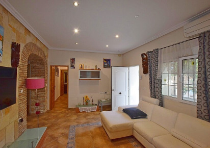 Sale · Country house · Rojales