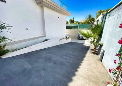 Sale · detached house · Les Bassetes