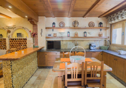 Sale · detached house · Redován