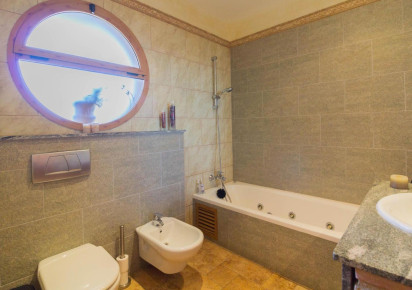 Sale · detached house · Redován