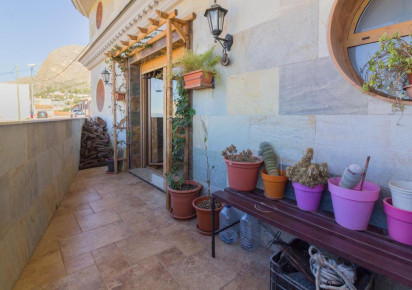 Sale · detached house · Redován