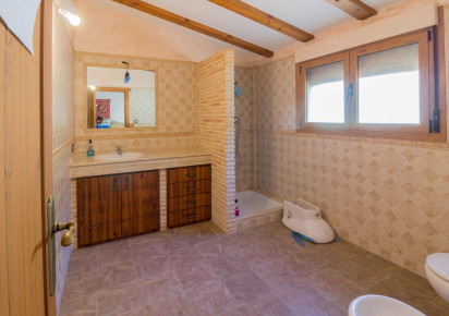 Sale · detached house · Redován