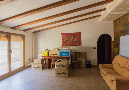 Sale · detached house · Redován