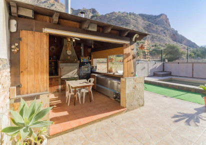 Sale · detached house · Redován