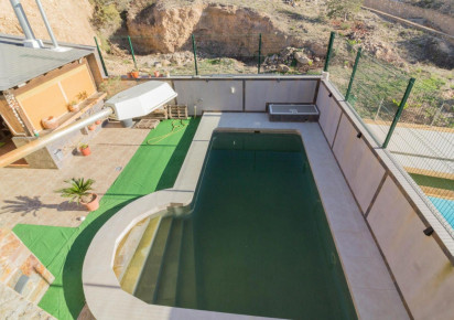 Sale · detached house · Redován