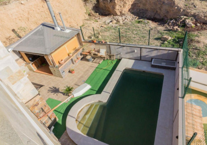 Sale · detached house · Redován