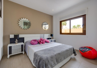 Sale · detached house · Rojales