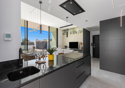 Sale · Detached House / Villa · El Chaparral