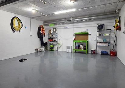 Sale · Garage · La Mata