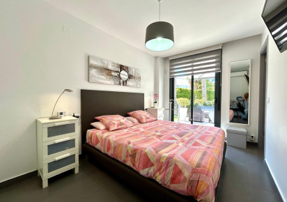 Sale · Semi · Orihuela Costa · Villamartín-Las Filipinas