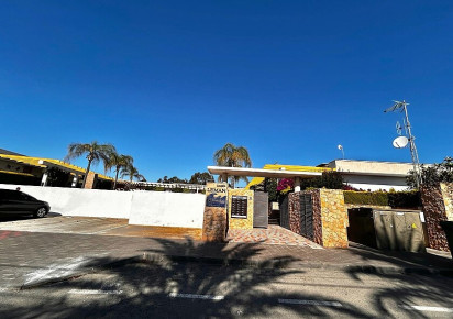 Sale · Semidetached villa · Mil Palmeras