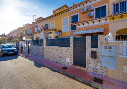 Sale · Townhouse · Torrevieja - La Torreta