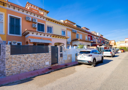 Sale · Townhouse · Torrevieja - La Torreta