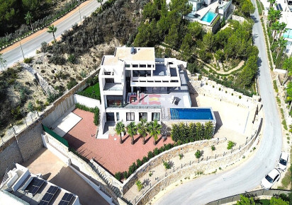 Sale · Villa · Colinas Golf