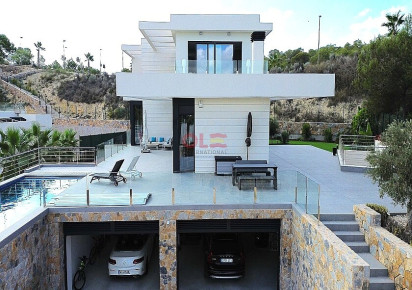 Sale · Villa · Colinas Golf