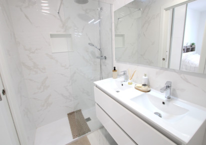 Sale · Villa · Los Montesinos - La Herrada