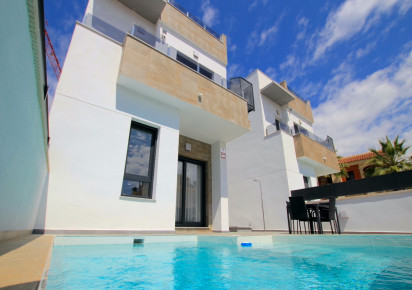Sale · Villa · Torrevieja - El Hondo
