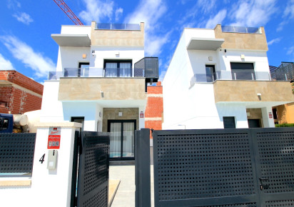 Sale · Villa · Torrevieja - El Hondo