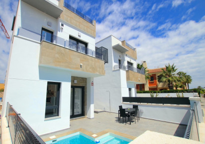 Sale · Villa · Torrevieja - El Hondo