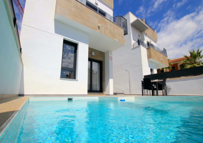 Sale · Villa · Torrevieja - El Hondo