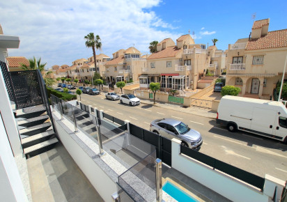 Sale · Villa · Torrevieja - El Hondo