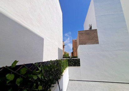 Sale · Villa · Torrevieja - El Hondo