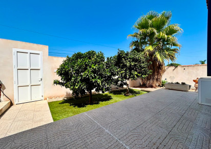 Sale · - VILLA · Torrevieja · Urbanización San Luis