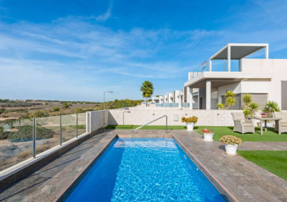 Sale · Villa · Villamartin