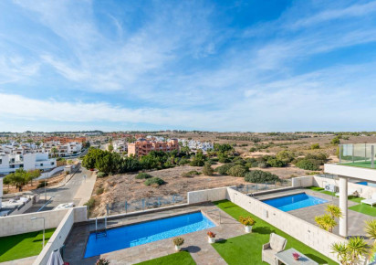 Sale · Villa · Villamartin